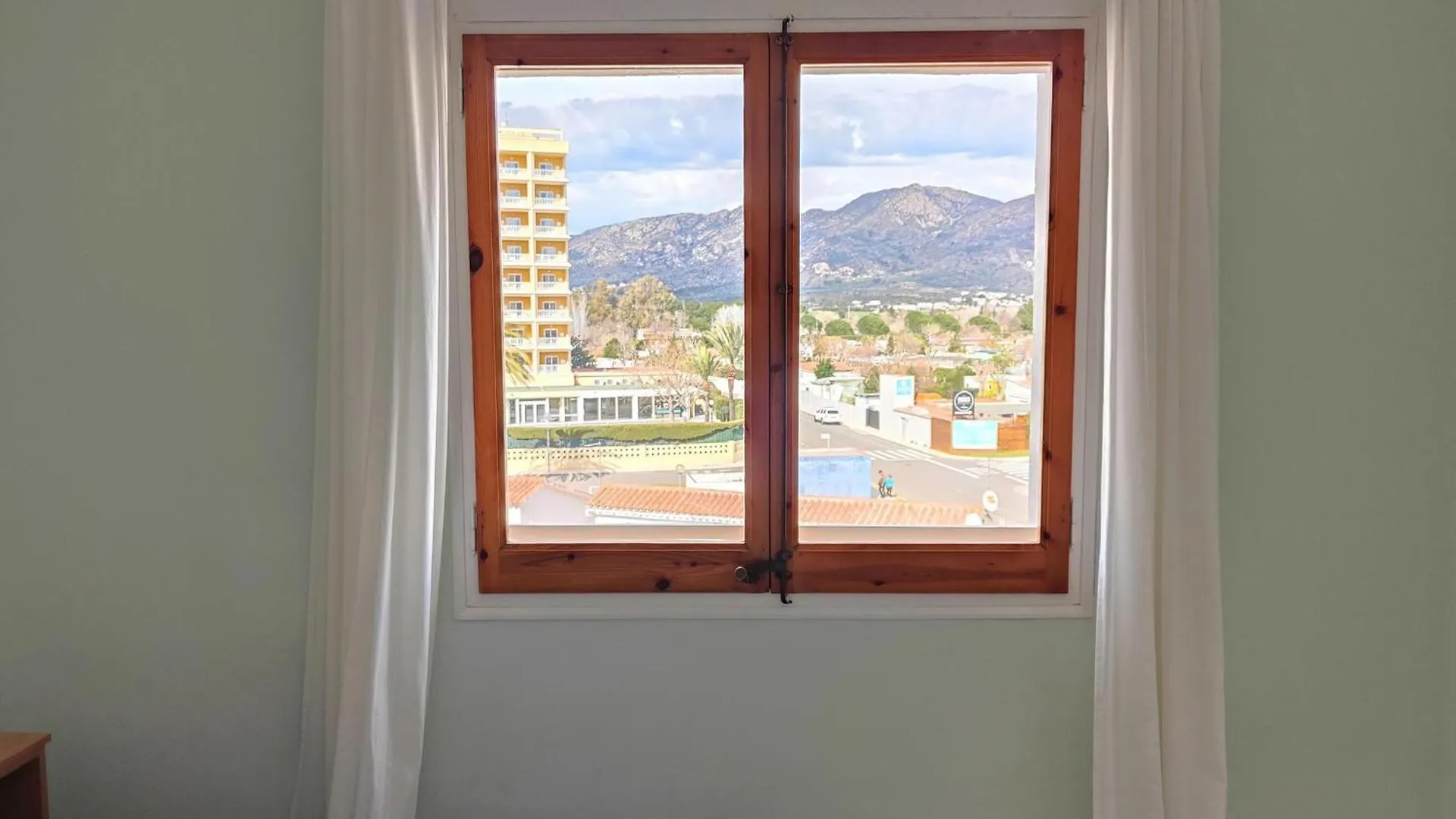 公寓 Apartamento En Roses, 2ª Linea De Playa, Con Terraza, Wifi Y Parking Comunitario - Es-258-31 西班牙