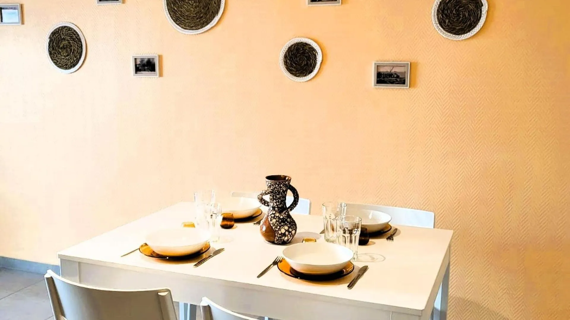 Apartamento En Roses, 2ª Linea De Playa, Con Terraza, Wifi Y Parking Comunitario - Es-258-31 דירה