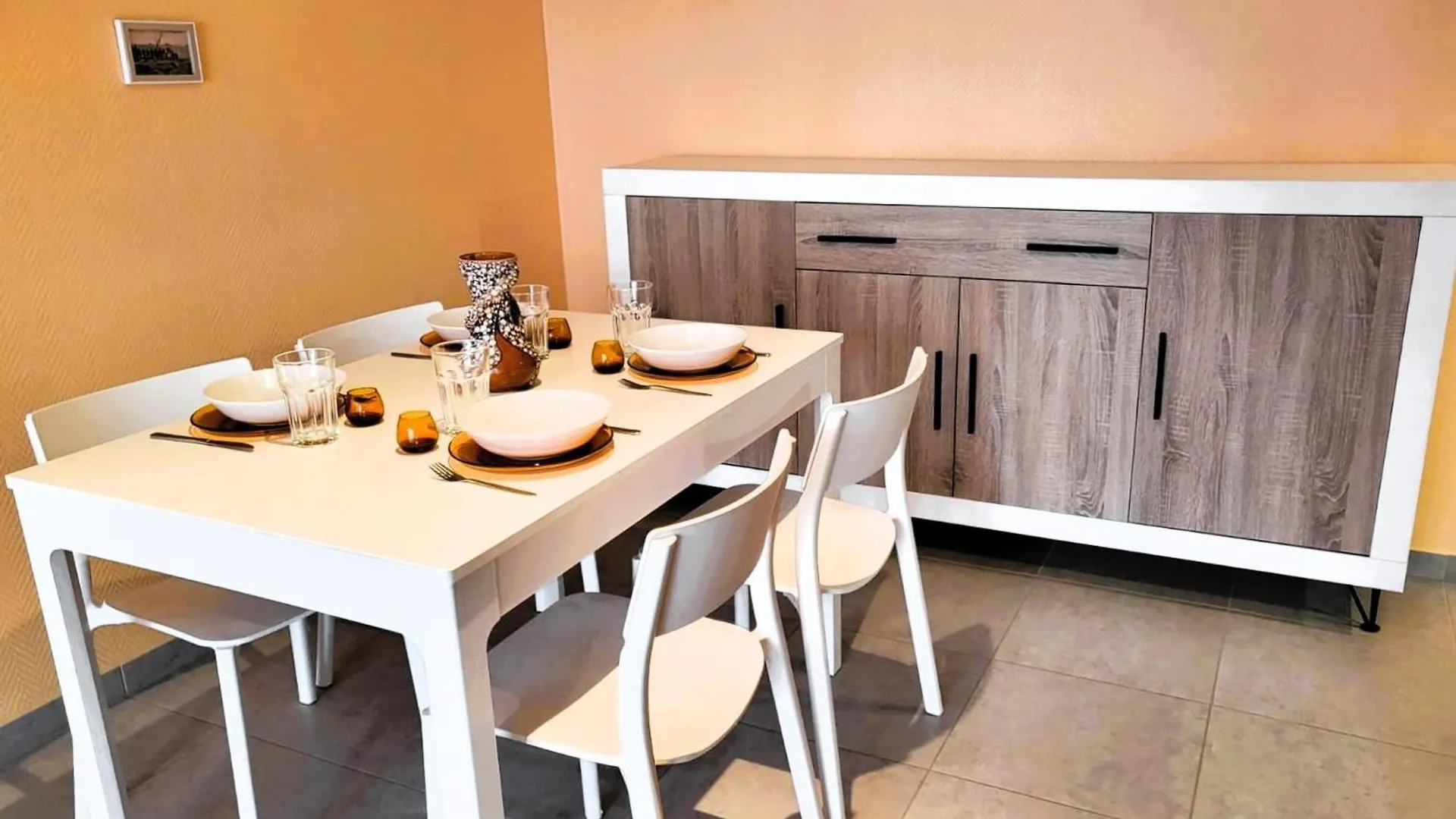 Apartamento En Roses, 2ª Linea De Playa, Con Terraza, Wifi Y Parking Comunitario - Es-258-31 罗萨斯