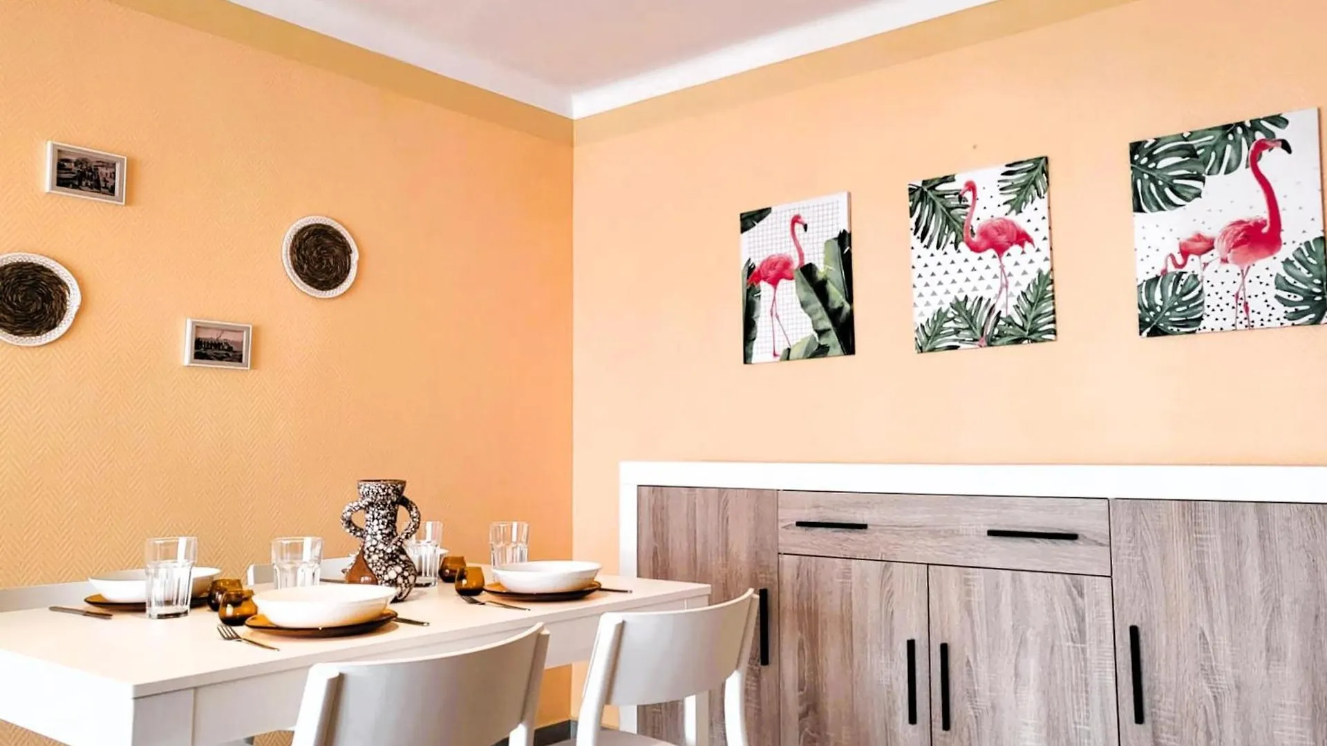 Apartamento En Roses, 2ª Linea De Playa, Con Terraza, Wifi Y Parking Comunitario - Es-258-31 0*, רוזס ספרד