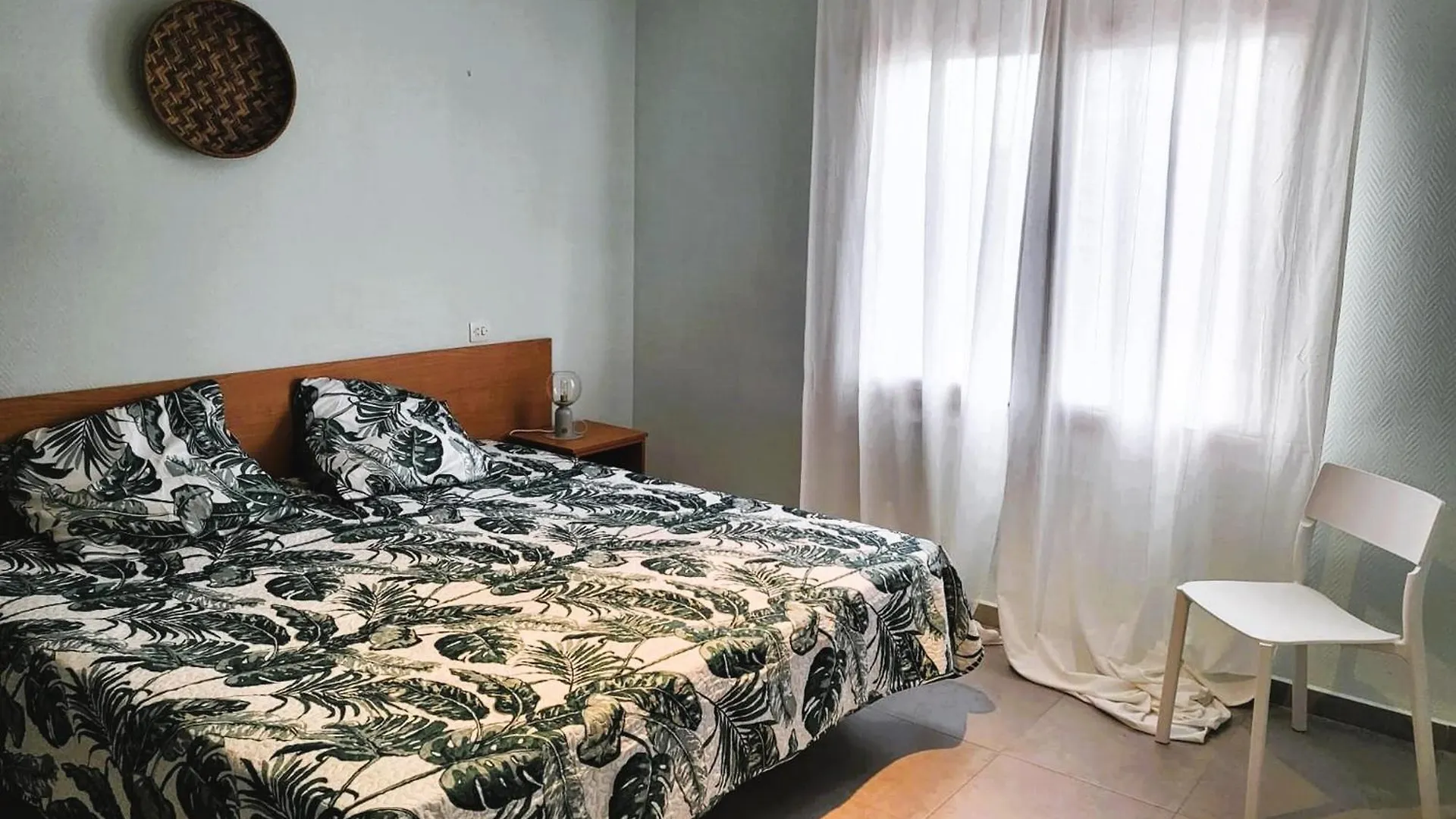 Apartamento En Roses, 2ª Linea De Playa, Con Terraza, Wifi Y Parking Comunitario - Es-258-31 דירה רוזס